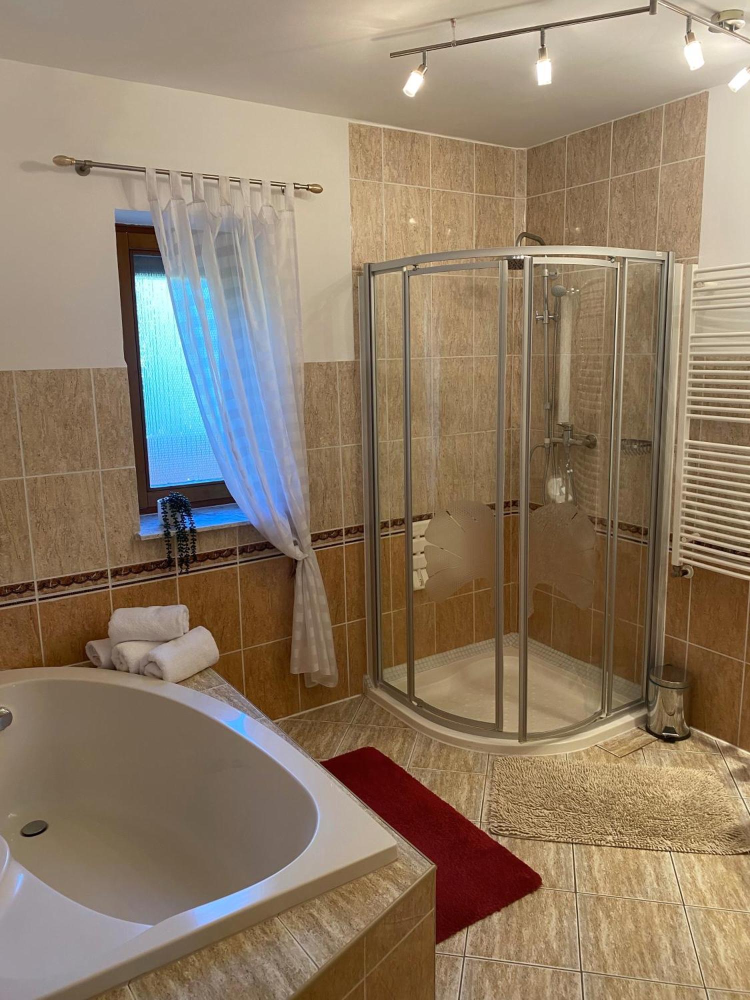 Haus Lucia Apartment เอ็กเกอร์ ภายนอก รูปภาพ