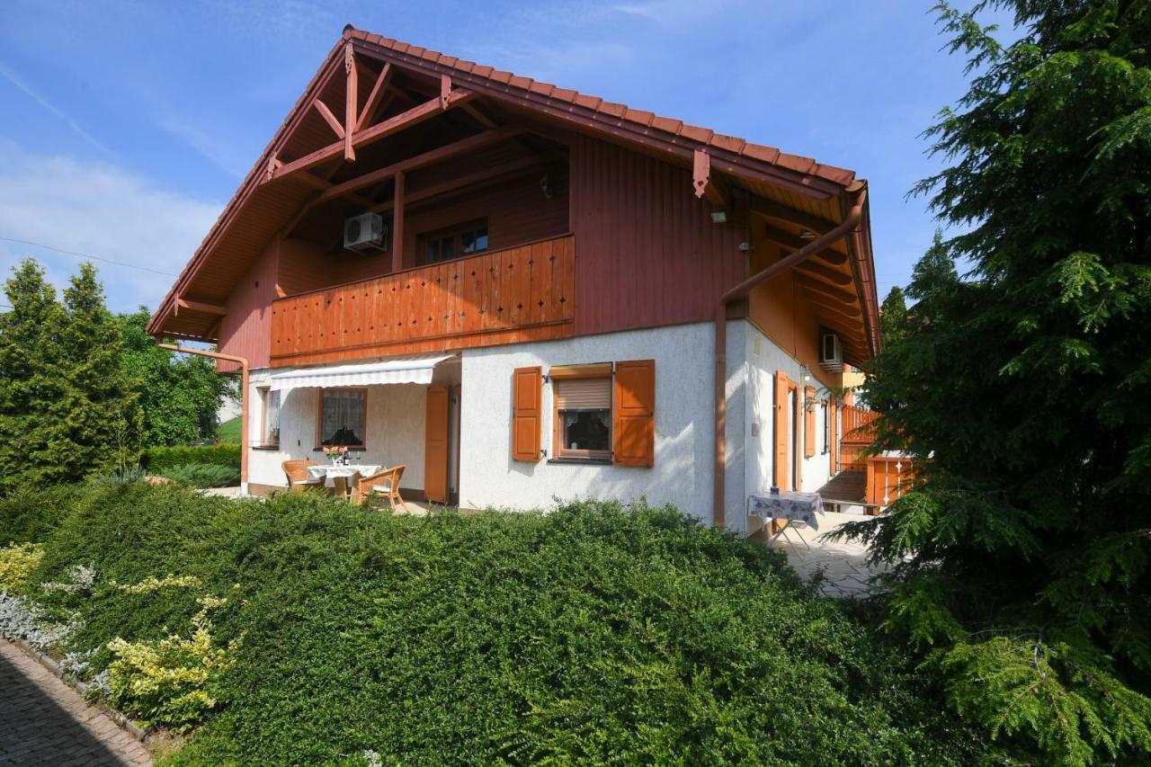 Haus Lucia Apartment เอ็กเกอร์ ภายนอก รูปภาพ