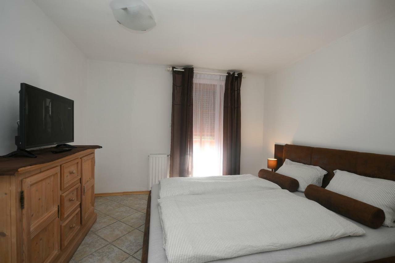 Haus Lucia Apartment เอ็กเกอร์ ภายนอก รูปภาพ